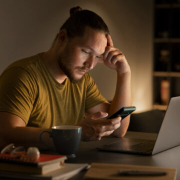 107802 The New Tech Anxiety: “Is My Device Powerful Enough for AI?”