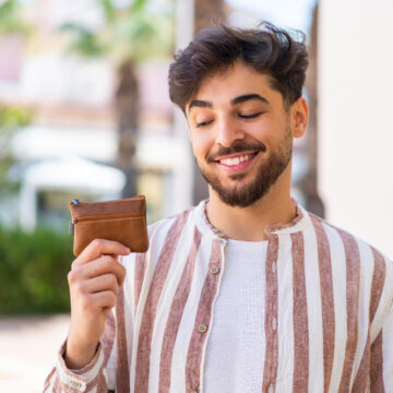 505625 Why Smart Accessories Are Becoming the Next Big Tech Category