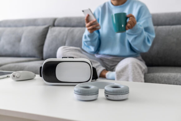 The Rise of Smart Accessories That Simplify Hybrid Work