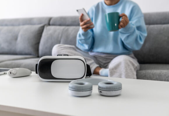 56360 The Rise of Smart Accessories That Simplify Hybrid Work